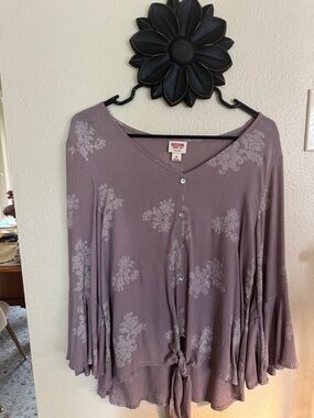 Mossimo Supply Co. Mauve Floral Button-Front Tie-Hem Top